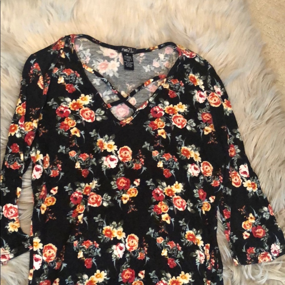 Quarter sleeve floral shirt